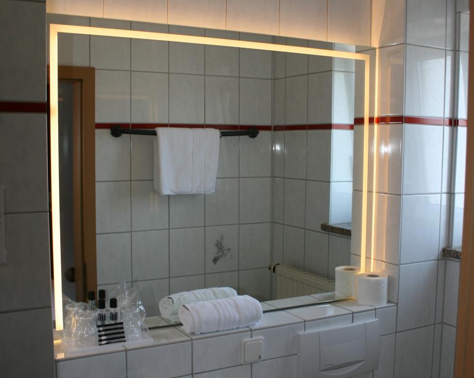 Hotel Parqeo Im A66 ゲルンハウゼン エクステリア 写真