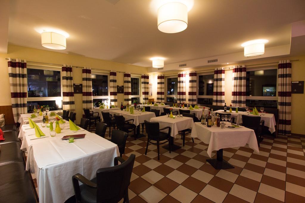Hotel Parqeo Im A66 ゲルンハウゼン エクステリア 写真